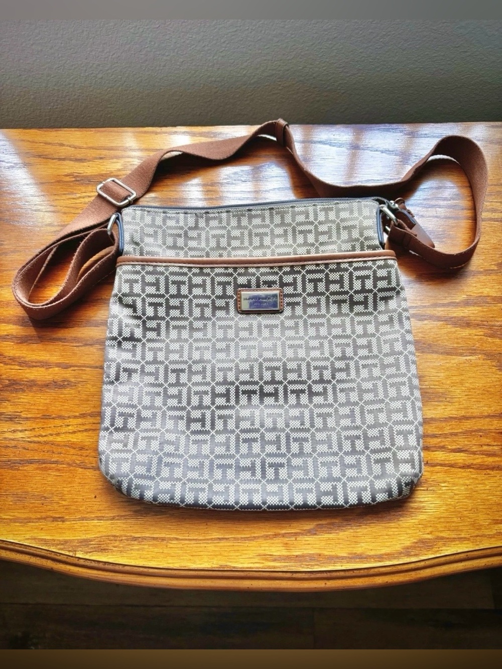 Tommy Hilfiger Monogram Crossbody Tan Cream Jacquard Messenger Purse